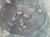 Archeologové našli v Plaňanech pět hrobů