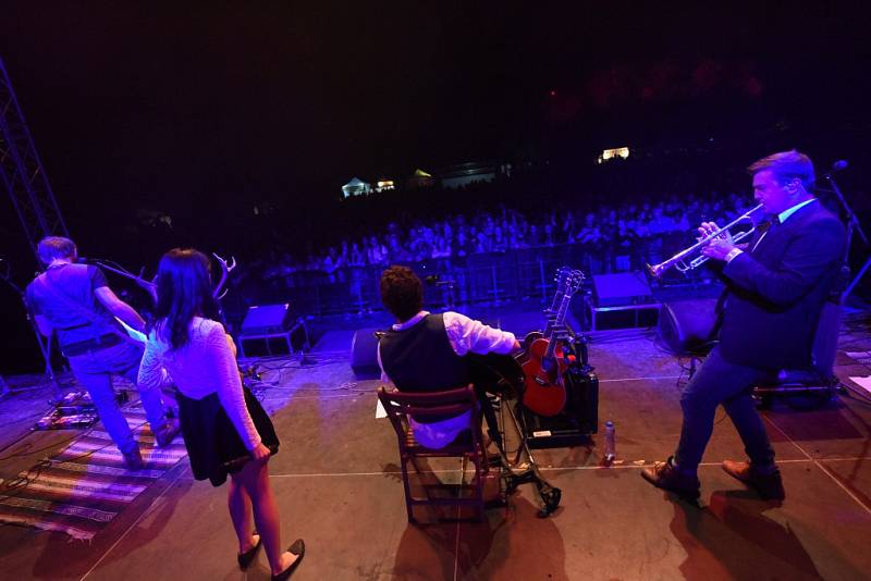 Na slavná léta festivalu Rock for People zavzpomínali v sobotu v areálu českobrodského stadionu Na Kutilce, kam se alespoň na jeden den opět vrátilo festivalové dění.