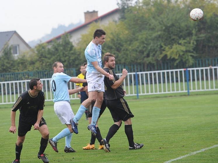 Z utkání Býchory - Polepy (0:2).