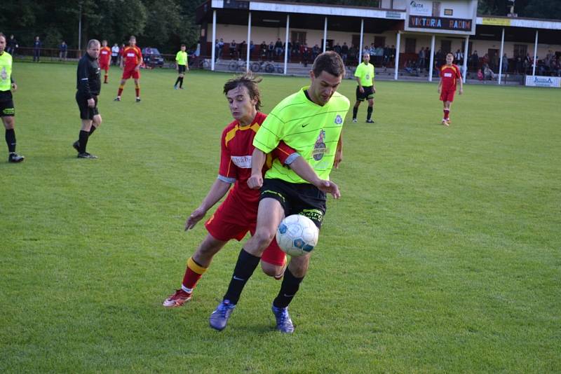 Z utkání Radim B - AFK Pečky (1:1).