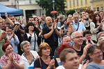 Vladimír Mišík bavil na náměstí stovky lidí všech generací.