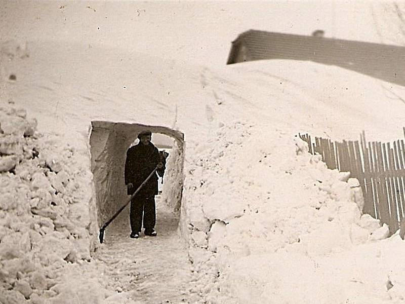 Zima v roce 1942 v Rožmitále pod Třemšínem.