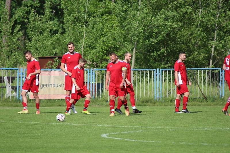 Z fotbalového utkání třetí třídy Velký Osek - Polepy (6:0)