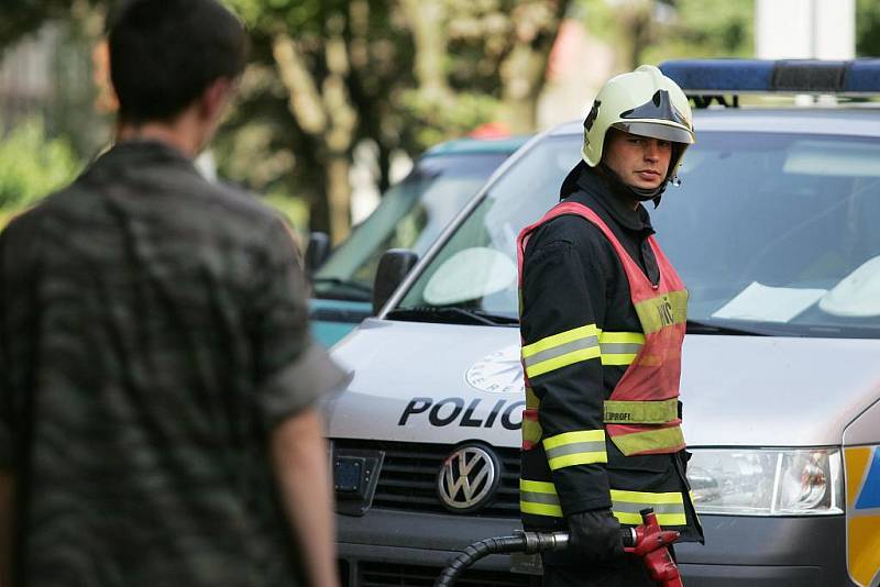 Seniorka skončila v Benešově ulici v Kolíně po koly autobusu