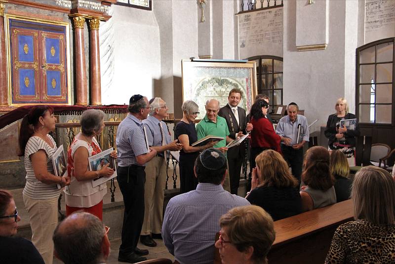 Koncert a odhalení pamětní desky při příležitosti návštěvy z londýnské synagogy