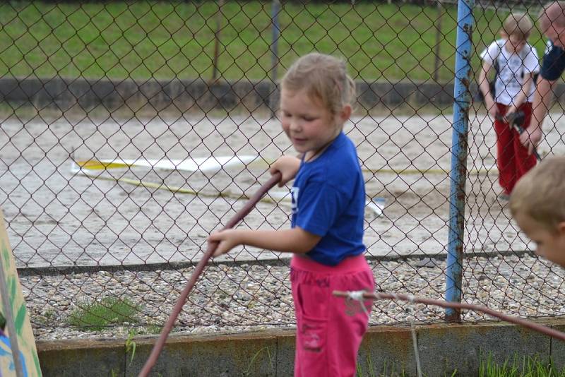 Hemžení přilákalo spoustu dětí. Přesto nebyla účast z největších