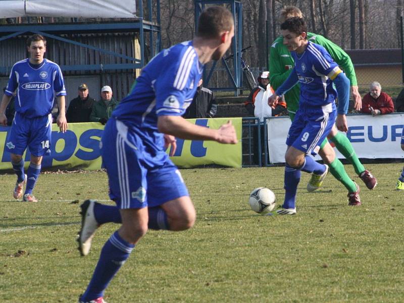 Z utkání FK Kolín - Karlovy Vary (3:2).