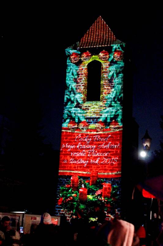 Adventní průvod světýlek vedla českobrodská garda.