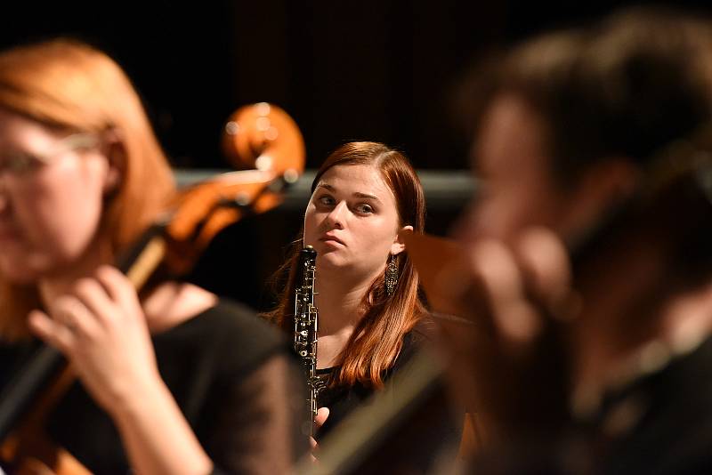 Podzimní koncert Kolínské filharmonie ve velkém sále Městského společenského domu v Kolíně.