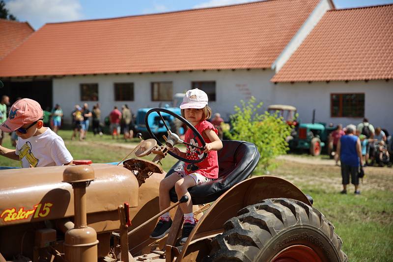 Ze Svatoprokopské pouti v Chotouni.