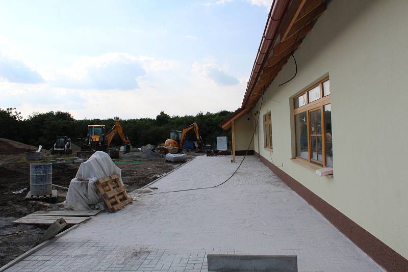Z výstavby Mateřské školy v Cerhenicích