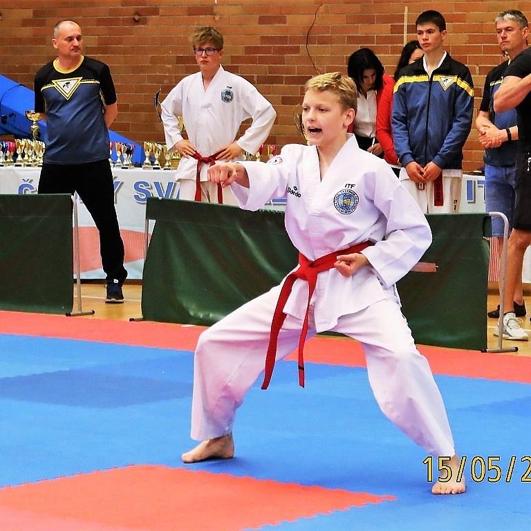 Borci kolínské Taekwondo ITF školy Silla se zúčastnili MČR v Nymburce