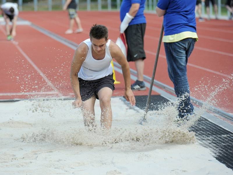 Kolínské sportovní hry začaly na atletickém stadionu