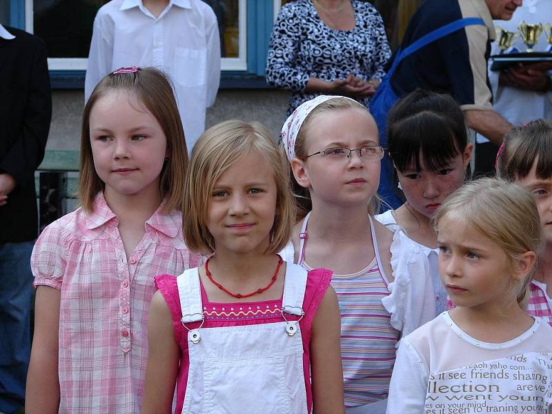 Slavnostní loučení s žáky devátých tříd 7. základní školy.