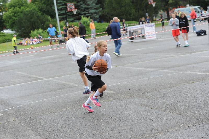 Streetball a dětský den byl již po patnácté