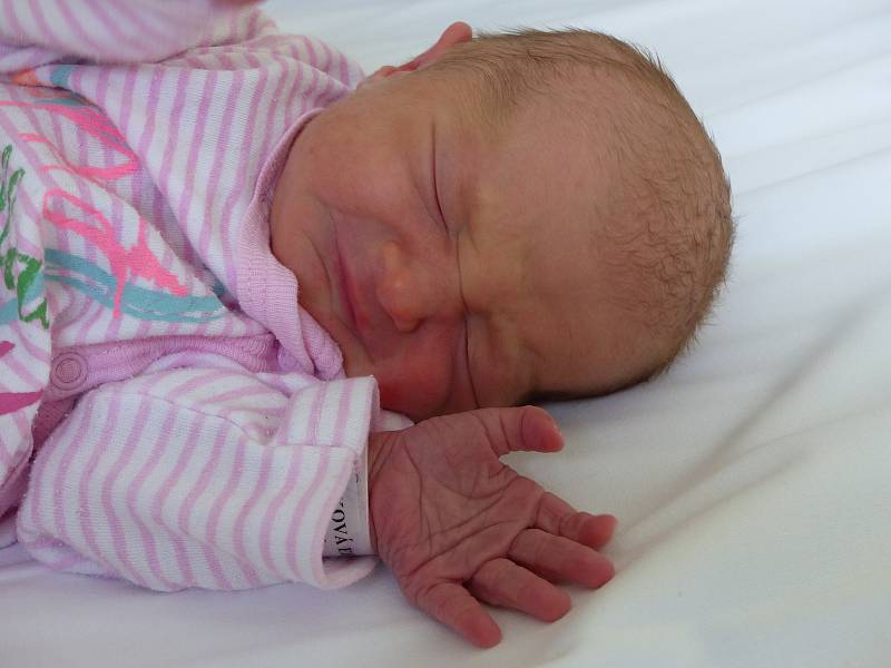 Eliška Němečková se narodila 28. dubna 2020 v kolínské porodnici a vážila 2480 g. V Býchorech se z ní těší maminka Barbora a tatínek Bohuslav.
