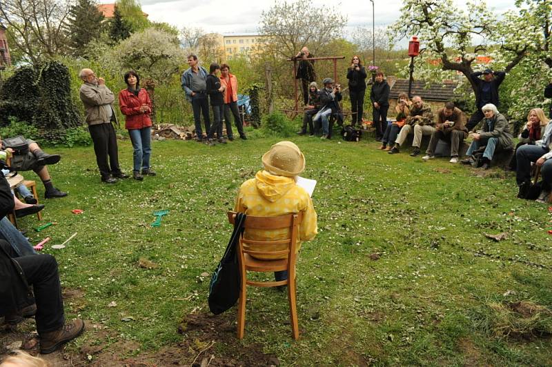 Oslava Dne Země byla plná výtvarna, poezie a hudby.