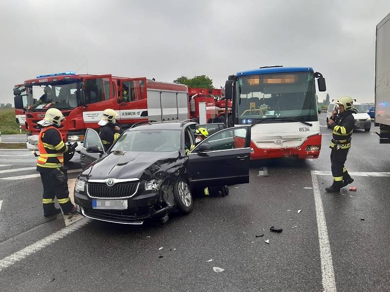 Dopravní nehoda na obchvatu Kolína ve čtvrtek 11. června 2020.