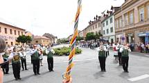 Průvod při tradičním festivalu Kmochův Kolín.