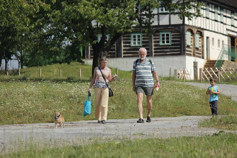 Výrobce dřevěných hraček Otakar Franěk se objevil ve skanzenu.