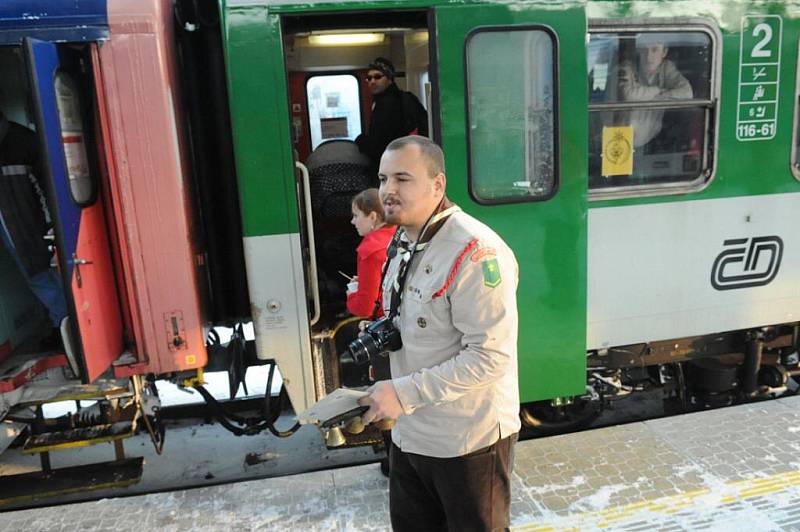 Betlémské světlo dorazilo do Kolína