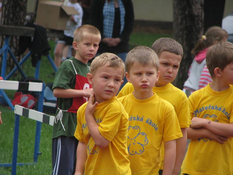Na kolínském atletickém stadionu soutěžily děti z mateřských škol.