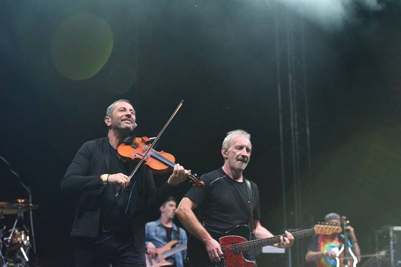 Na slavná léta festivalu Rock for People zavzpomínali v sobotu v areálu českobrodského stadionu Na Kutilce, kam se alespoň na jeden den opět vrátilo festivalové dění.