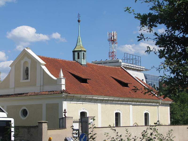 Ulice U Křižovatky v Kolíně.