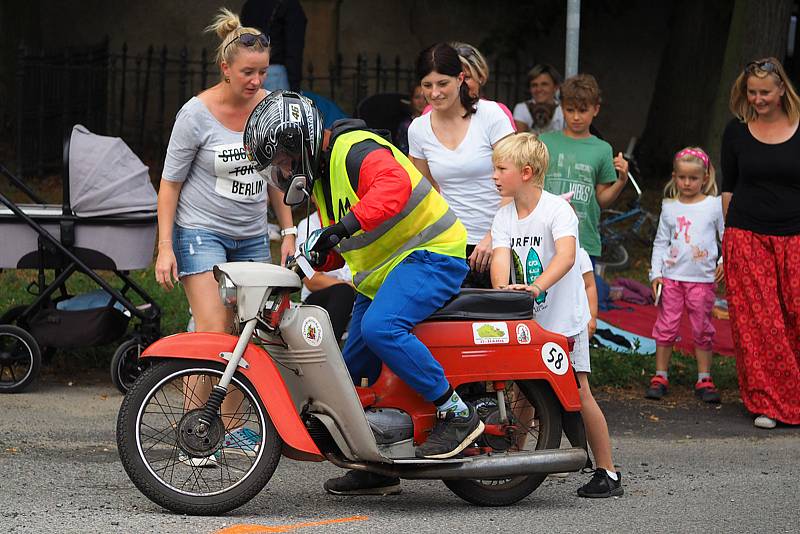 Ze závodu malých motocyklů Kozojedský fichtl 2021.