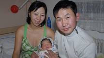 Tatínek Orkhonchuluun se přišel do kolínské porodnice podívat za partnerkou Narmandakhou a dcerou Orkhonchuluun Munkh Zaya, která se s váhou 3 890 gramů a výškou 52 centimetry narodila 30. října. Všichni společně žijí v Kutné Hoře. 