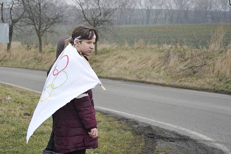 Tradiční průvod masek okořeněný zábavným programem prošel i touto obcí.