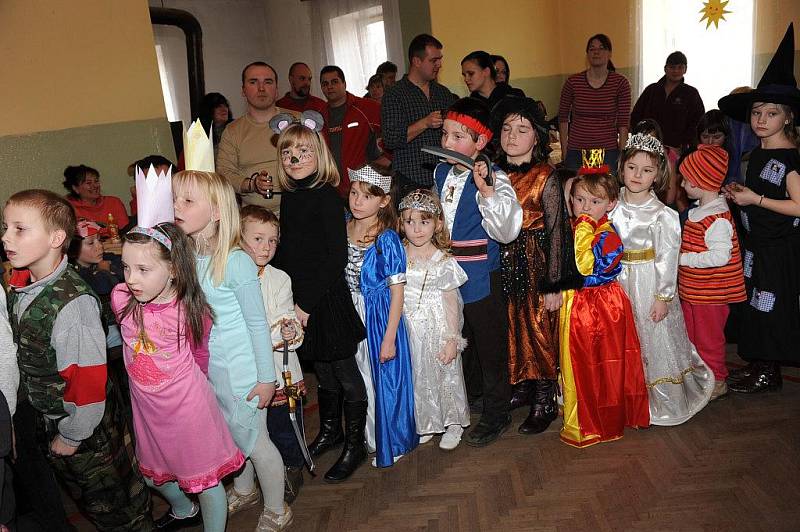 Sobotní pohádka a karneval v Bečvárech