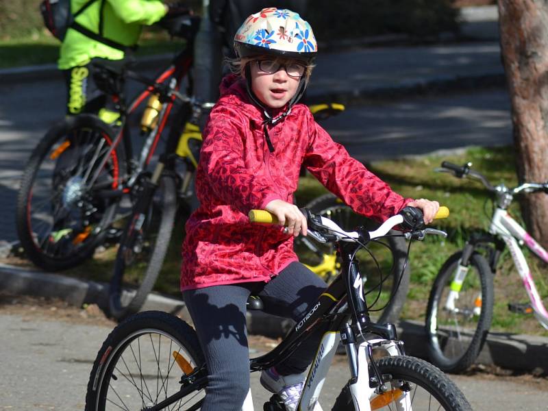 První cyklovyjížďka a slavnostní zahájení provozu Cyklistického centra v Kolíně