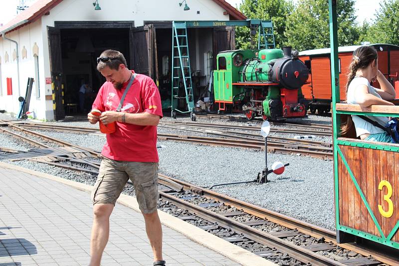 Sobotní jízdy výletním vláčkem na Kolínské řepařské drážce