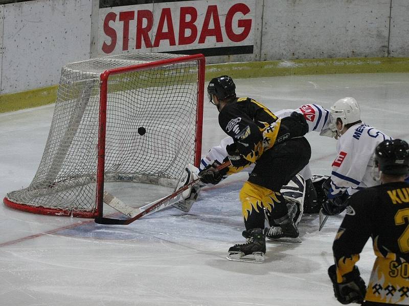 Z utkání druhé hokejové ligy Kolín - Sokolov (7:6).