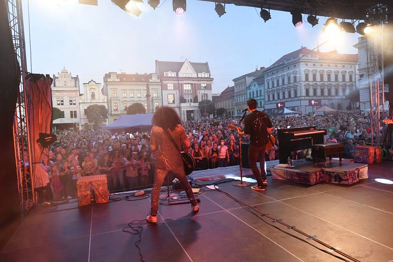 Kolínské kulturní léto: z koncertu zpěváka Marka Ztraceného na Karlově náměstí.