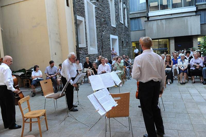 Collegium Musicum oslavilo koncertem na nádvoří