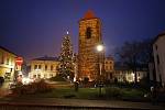 V Českém Brodě rozsvítili v neděli 28. listopadu 2021 vánoční strom.