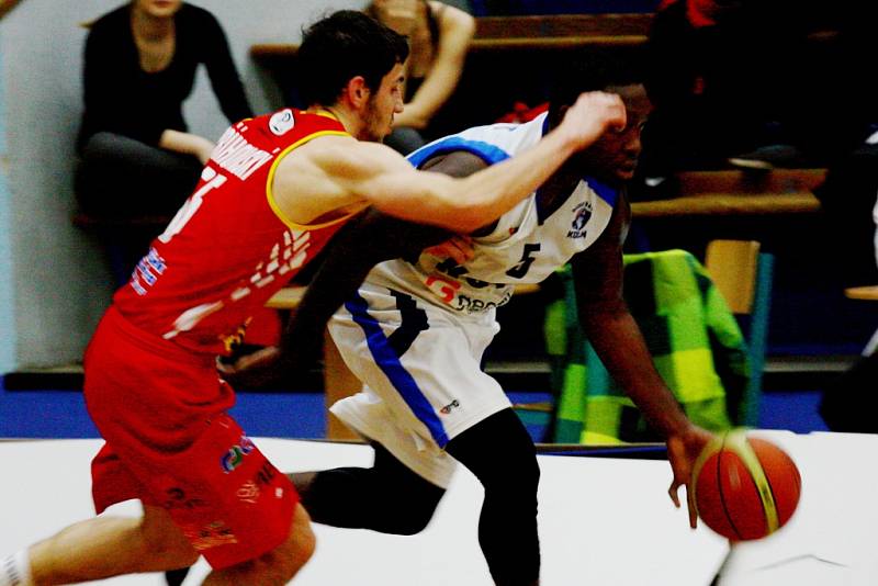 Basketbalisté Kolína po dobrém kolektivním výkonu porazili Pardubice 70:64