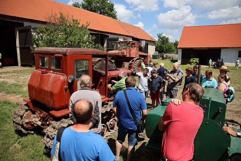 Ze Svatoprokopské pouti v Chotouni.