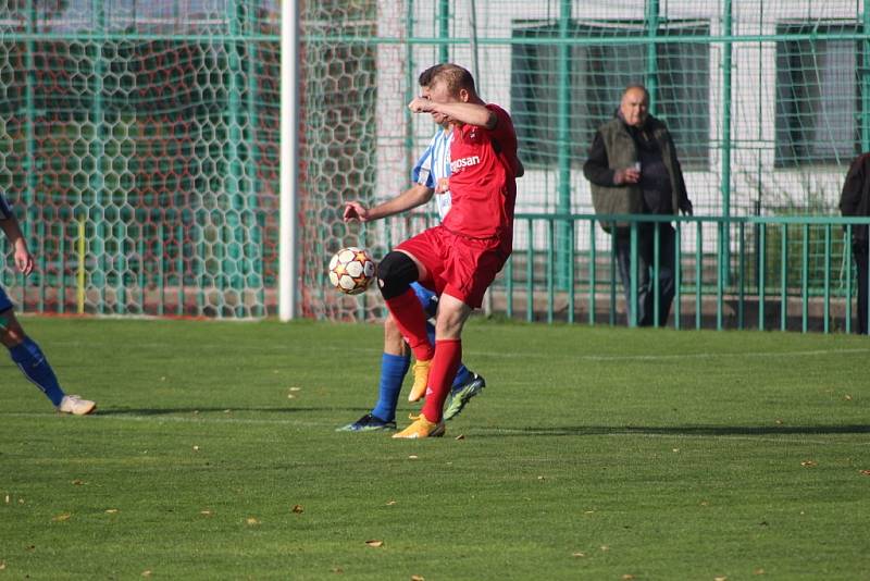 Z fotbalového utkání krajského přeboru Velim - Dobrovice