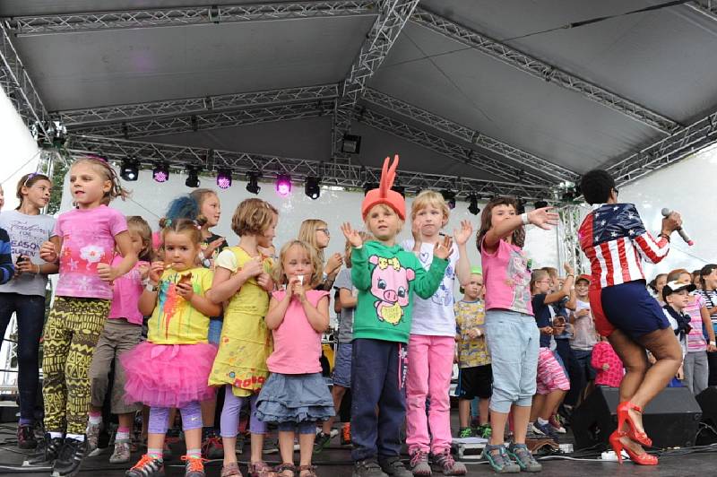 Festival Kefír se přesunul k zámku Kačina