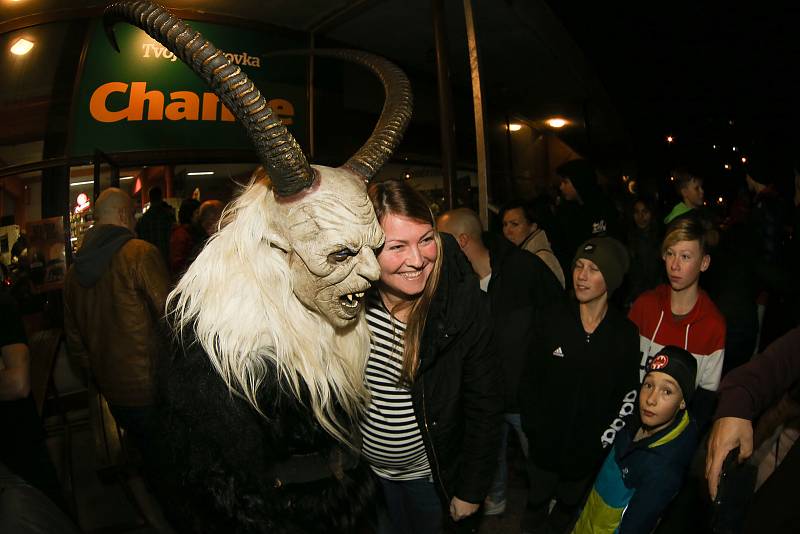 Krampus čerti v kolínské pivnici Barborka.