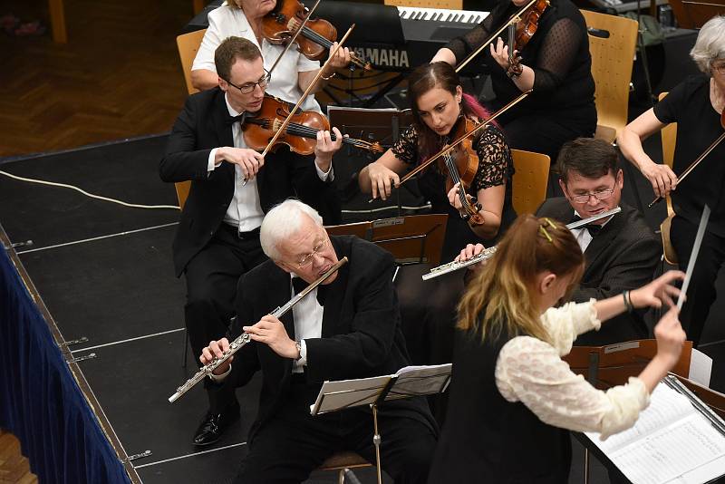 Kolínský filharmonie zahrála v Městském společenském domě.