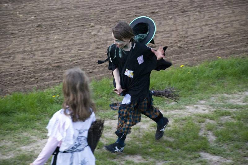 Hon na čarodějnice v Polepech 2010