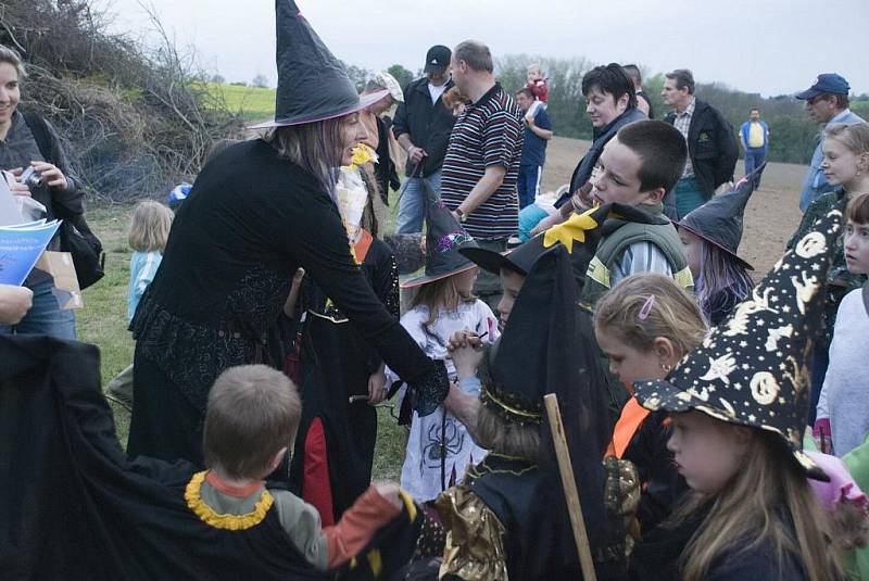 Hon na čarodějnice v Polepech 2010