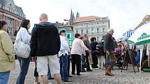 Podruhé se v sobotu dopoledne konal na kolínském Karlově náměstí Farmářský trh, který tentokrát navštívilo méně nakupujících, než při jeho premiéře. 