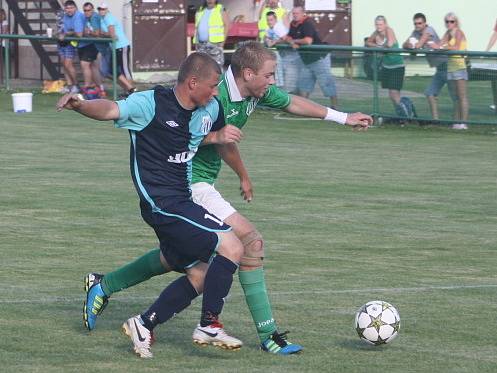 Z utkání Ratboř - Býchory (1:1).