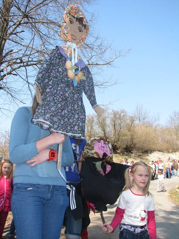 Velikonoční tvoření a vynášení Morany v Nebovidech