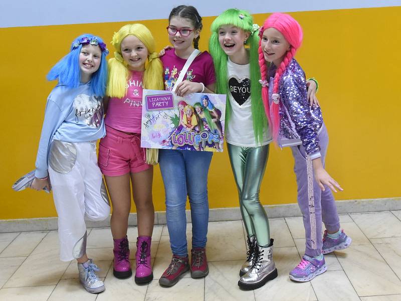 Fotogalerie: Koncert dívčí skupiny Lollipopz ve velkém sále Městského  společenského domu v Kolíně - Kolínský deník